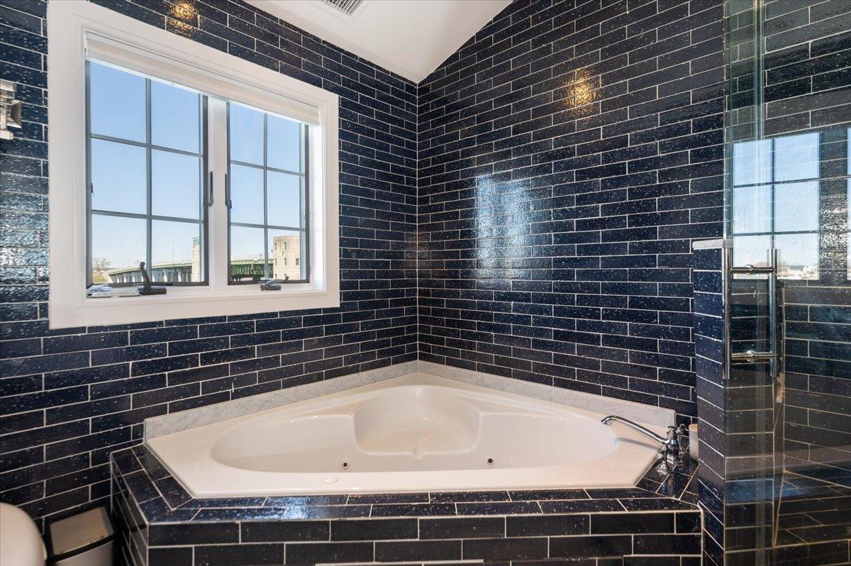 Atlantic Beach, New York 11509, United States, 3 Bedrooms Bedrooms, ,5 BathroomsBathrooms,Residential,Active,156995