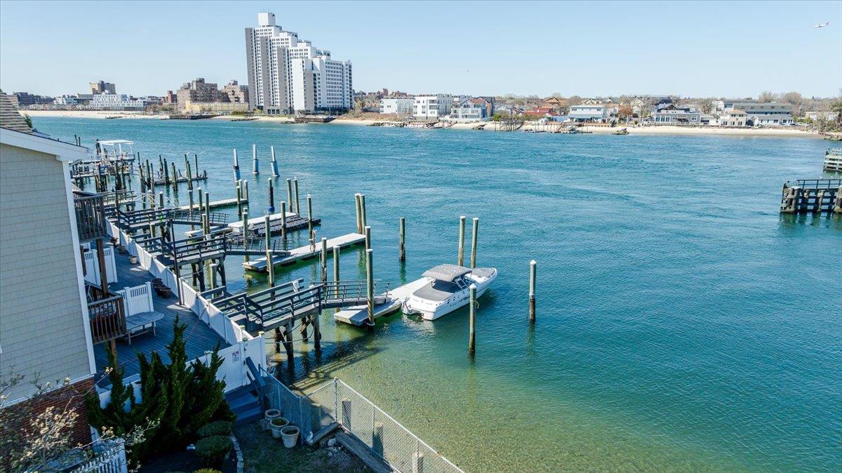 Atlantic Beach, New York 11509, United States, 3 Bedrooms Bedrooms, ,5 BathroomsBathrooms,Residential,Active,156995