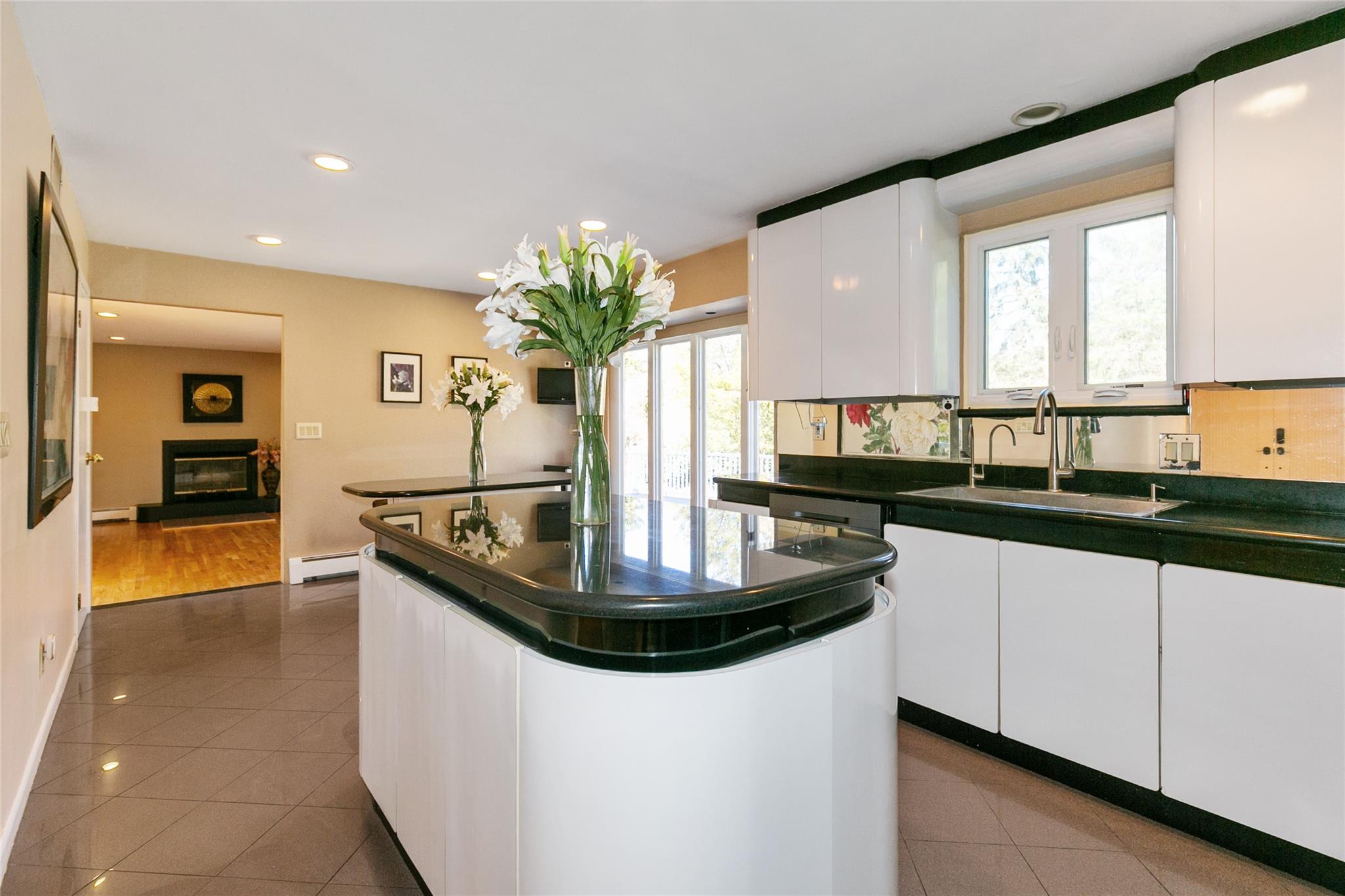 600 Oak Ridge Lane, Albertson, New York image 12