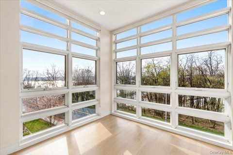 Condo For Sale - 30 Beekman Street #207<br/> Beacon, NY 12508