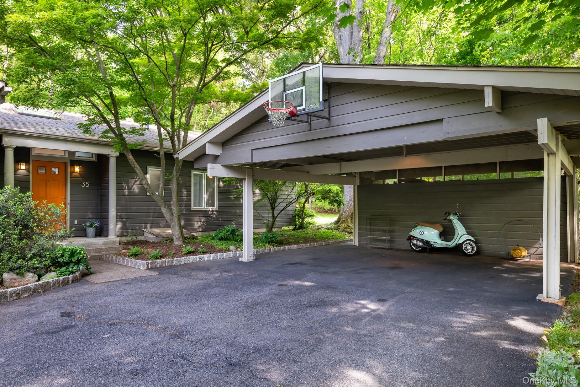 35 Hickory Hill Road