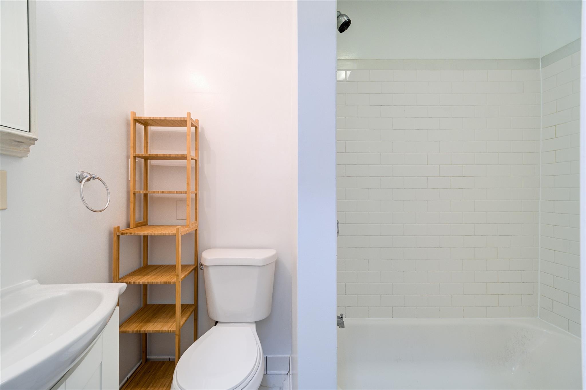 Beacon, New York 12508, United States, 1 Bedroom Bedrooms, ,1 BathroomBathrooms,Residential,Active,127707