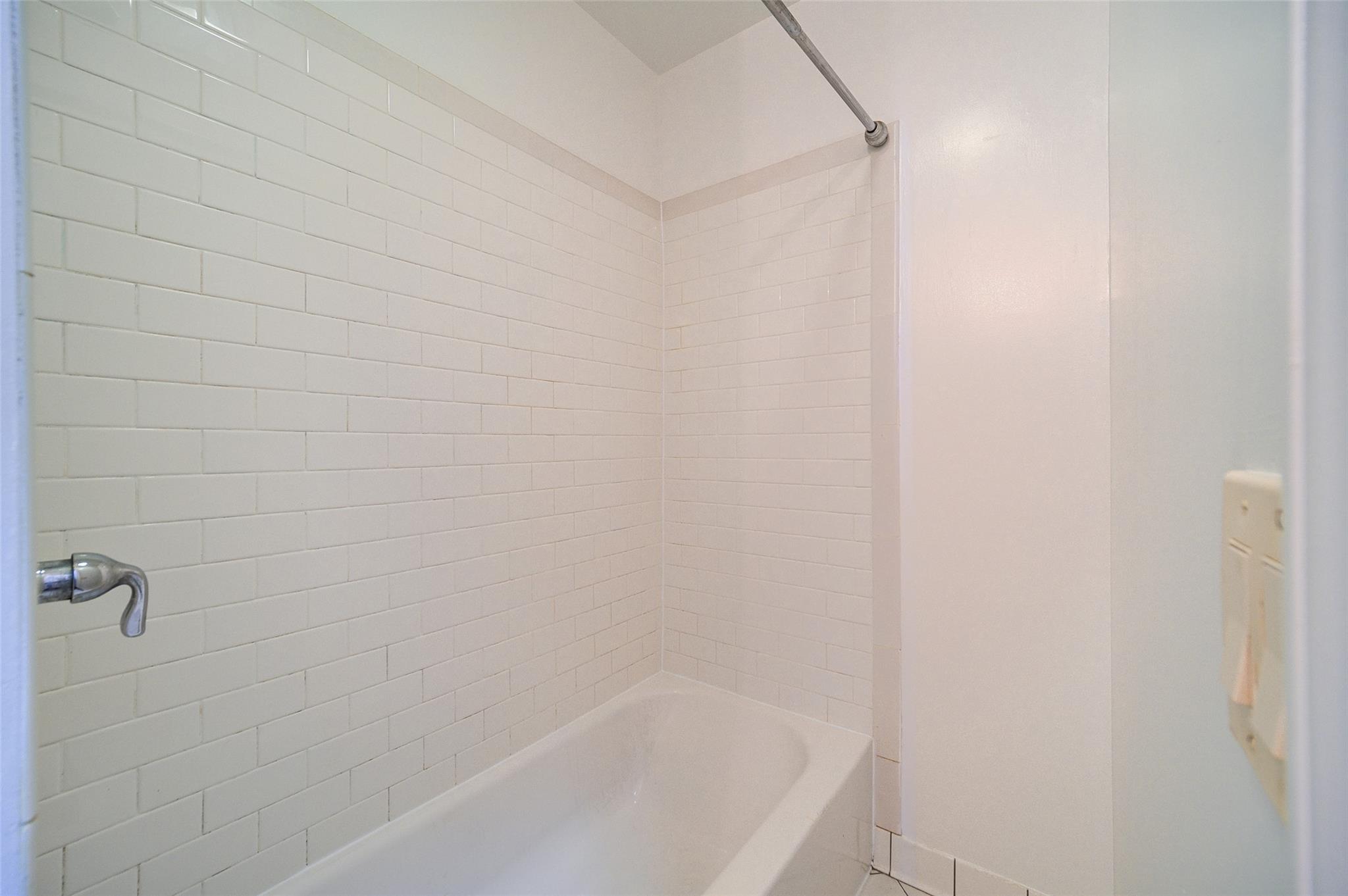 Beacon, New York 12508, United States, 1 Bedroom Bedrooms, ,1 BathroomBathrooms,Residential,Active,127707