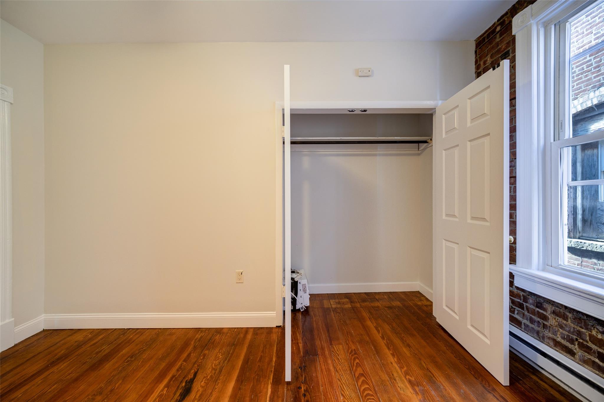 Beacon, New York 12508, United States, 1 Bedroom Bedrooms, ,1 BathroomBathrooms,Residential,Active,127707