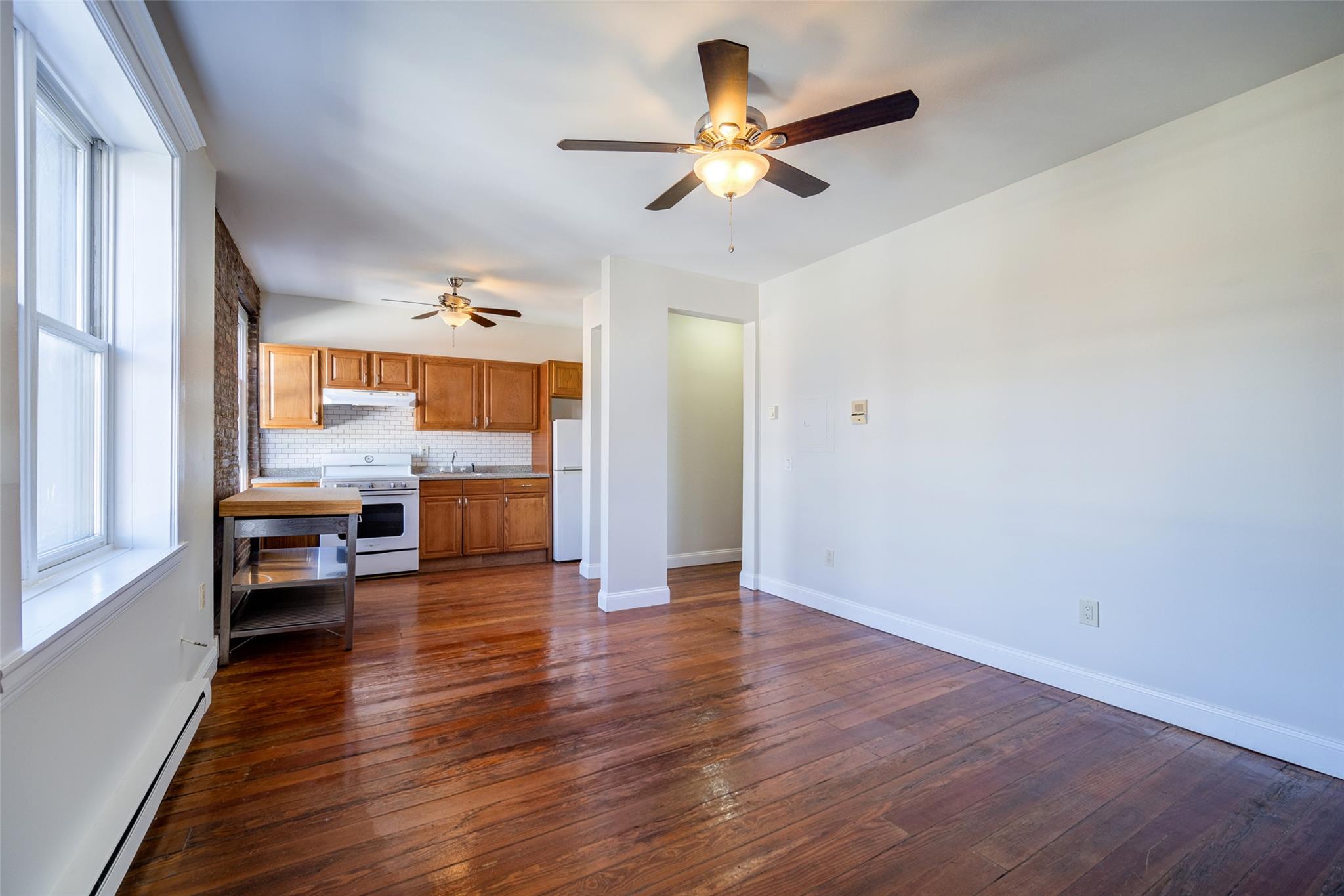 Beacon, New York 12508, United States, 1 Bedroom Bedrooms, ,1 BathroomBathrooms,Residential,Active,127707