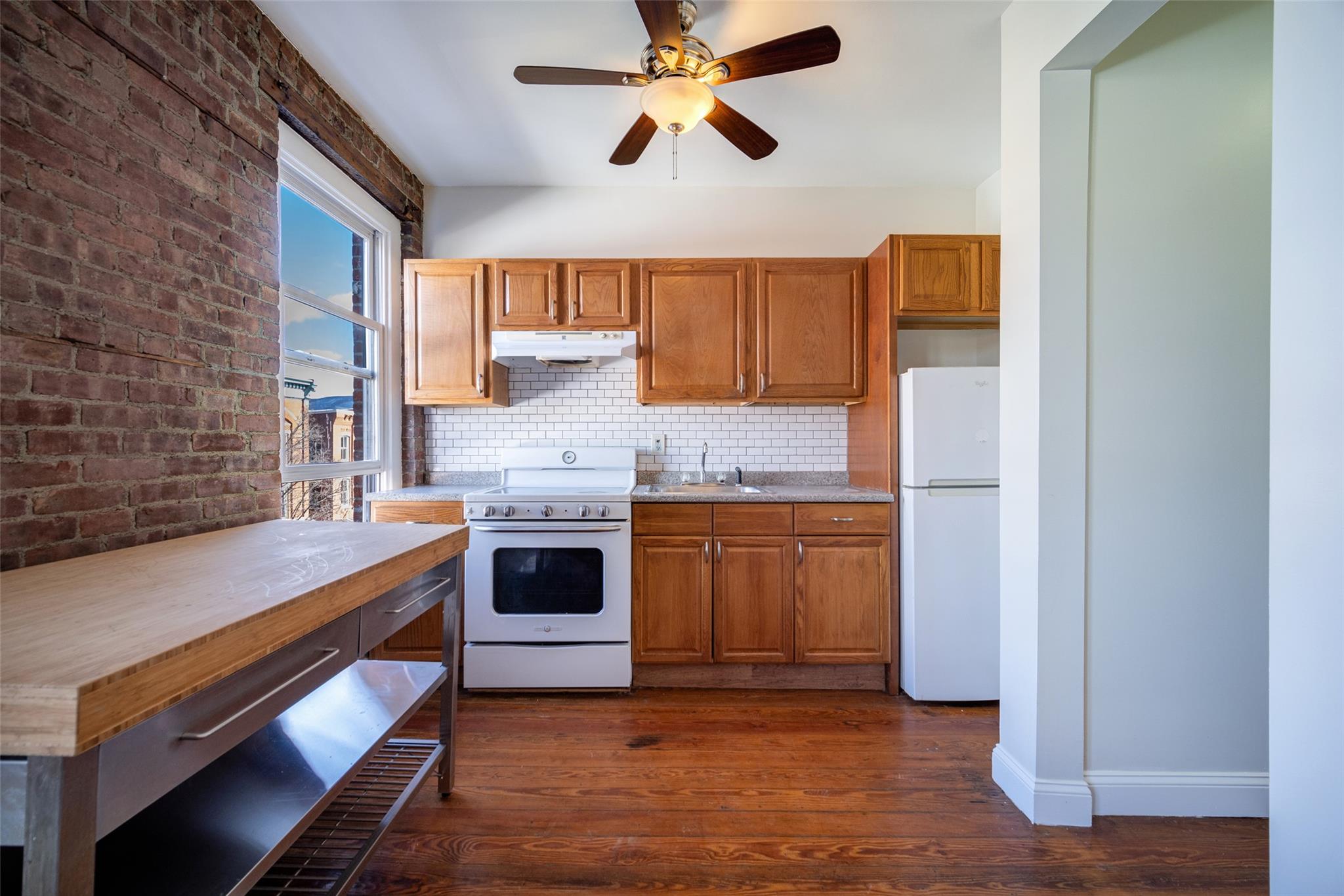 Beacon, New York 12508, United States, 1 Bedroom Bedrooms, ,1 BathroomBathrooms,Residential,Active,127707