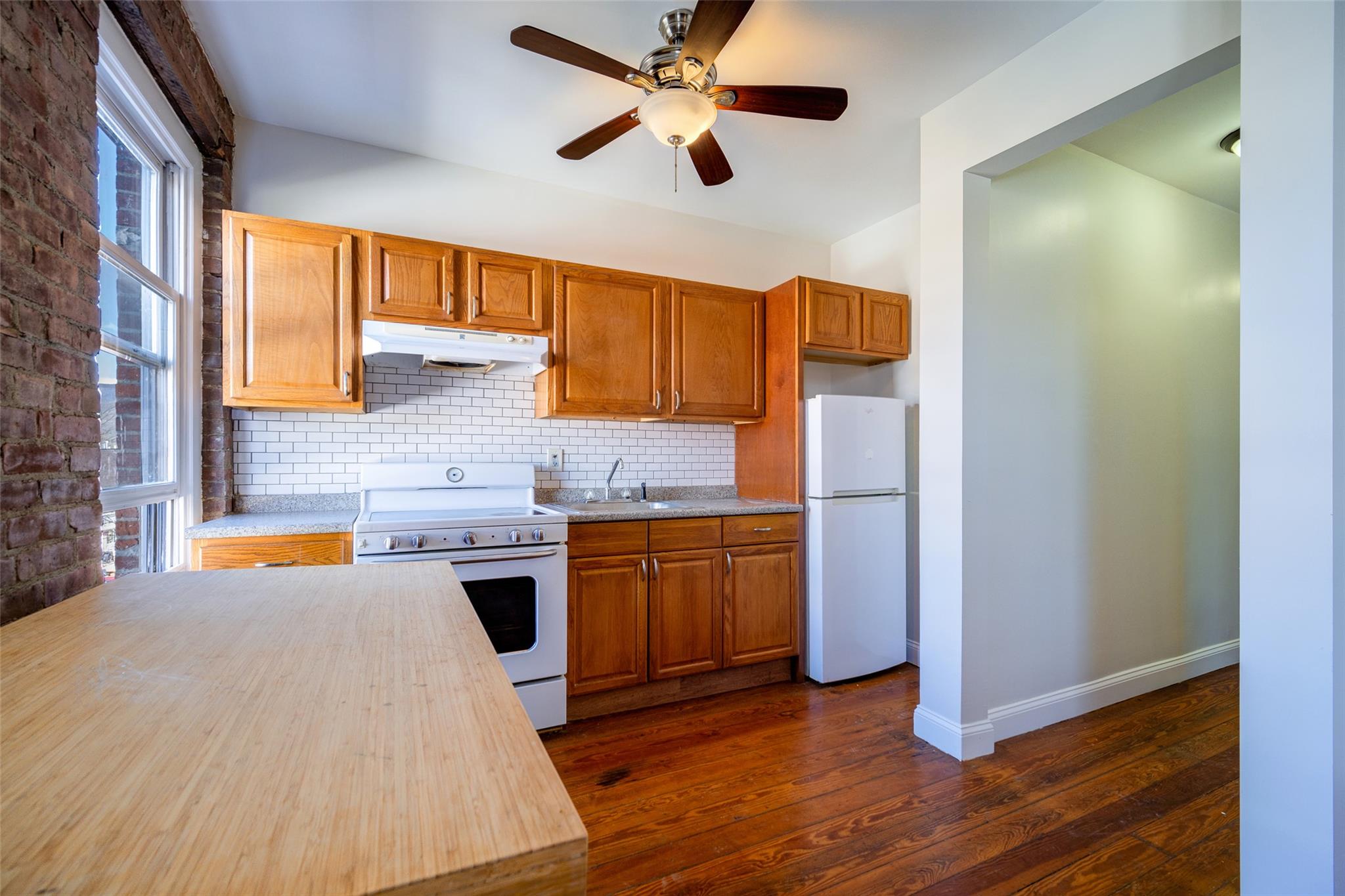 Beacon, New York 12508, United States, 1 Bedroom Bedrooms, ,1 BathroomBathrooms,Residential,Active,127707