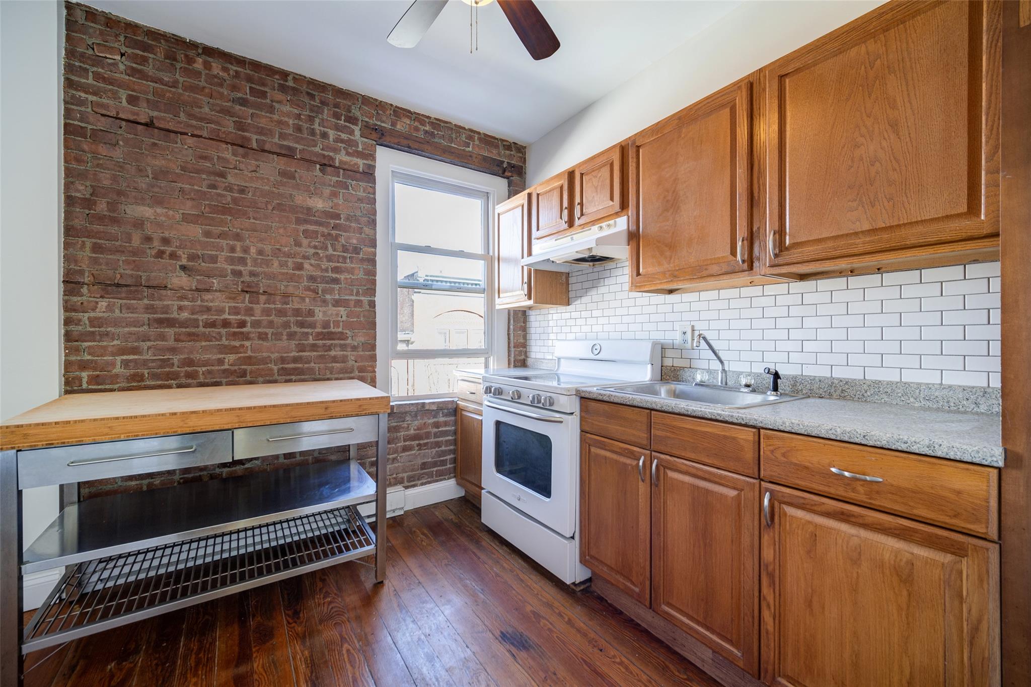 Beacon, New York 12508, United States, 1 Bedroom Bedrooms, ,1 BathroomBathrooms,Residential,Active,127707