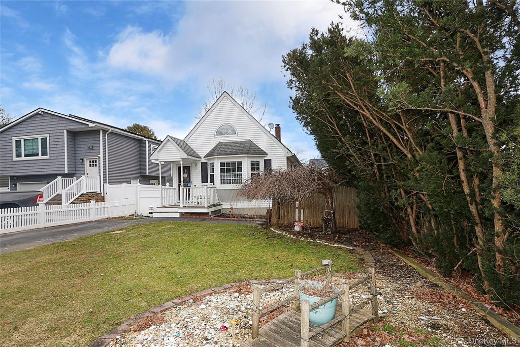 Photo of 129 Norwalk Avenue #A, Medford, NY 11763 (MLS # 974060)