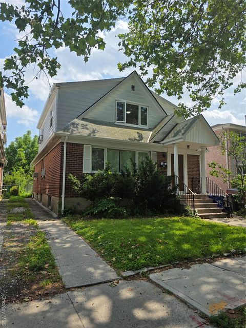211-52 46 Rd Bayside NY 11361