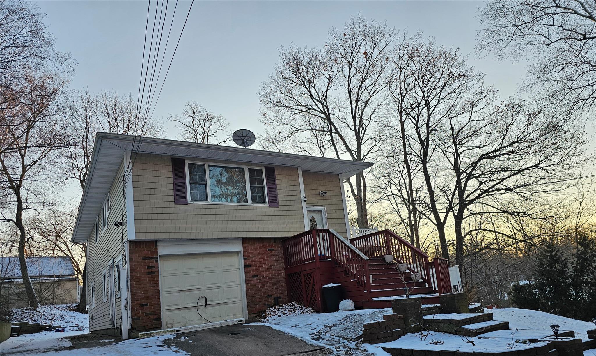 44 Lake Terrace, Lake Ronkonkoma, New York image 1
