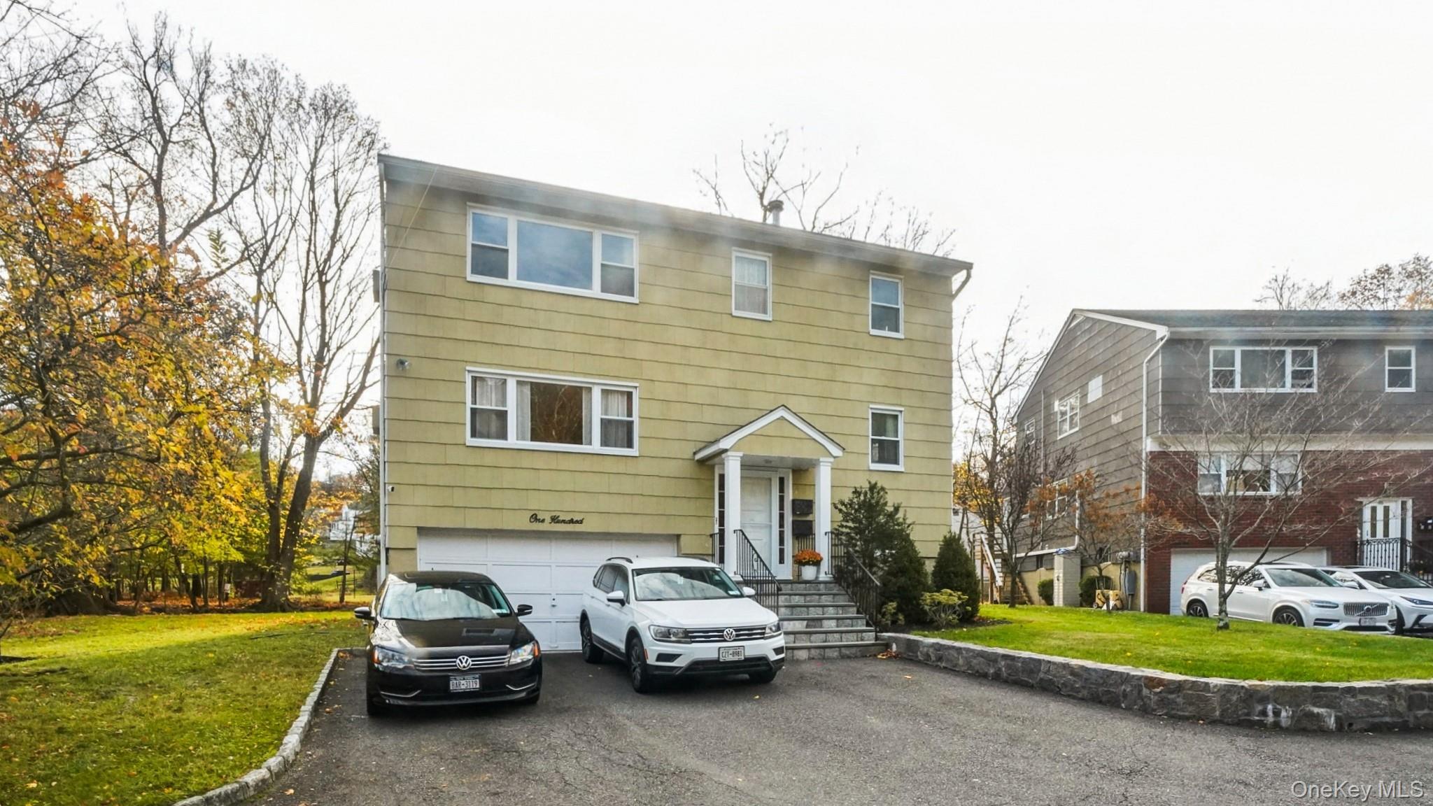 100 E Sunnyside Lane