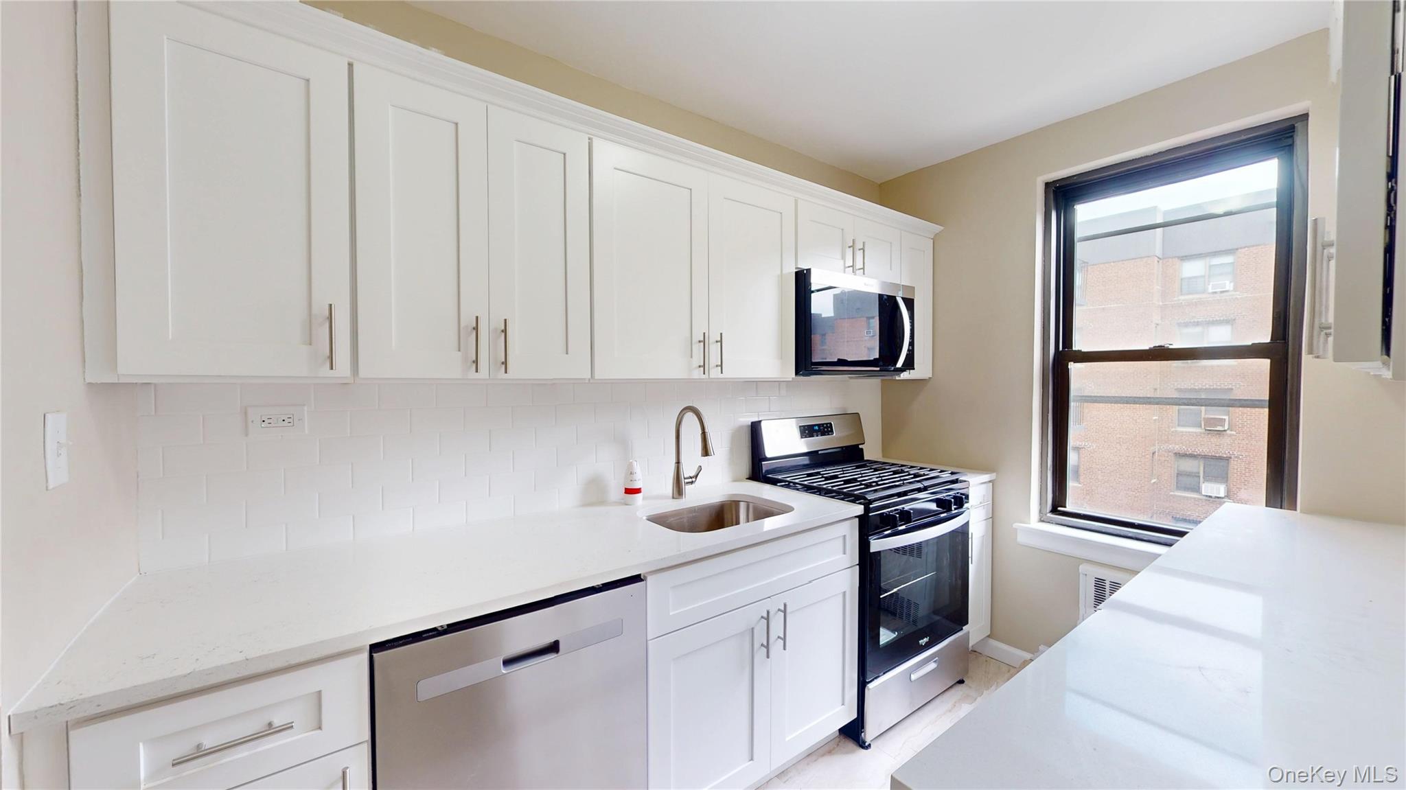 112-30 Northern Boulevard 4B