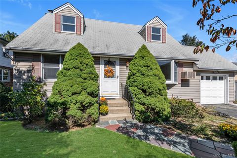 Photo of 145 Manhasset Avenue, Manhasset, NY 11030 (MLS # 919175)
