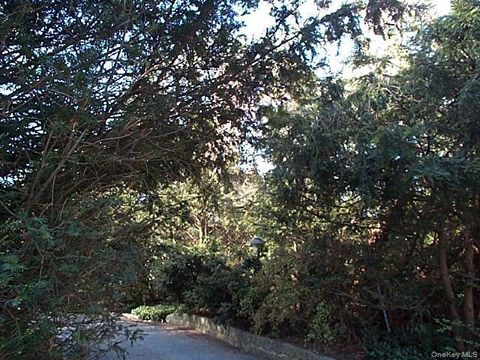 80 Longview Road Port Washington NY 11050