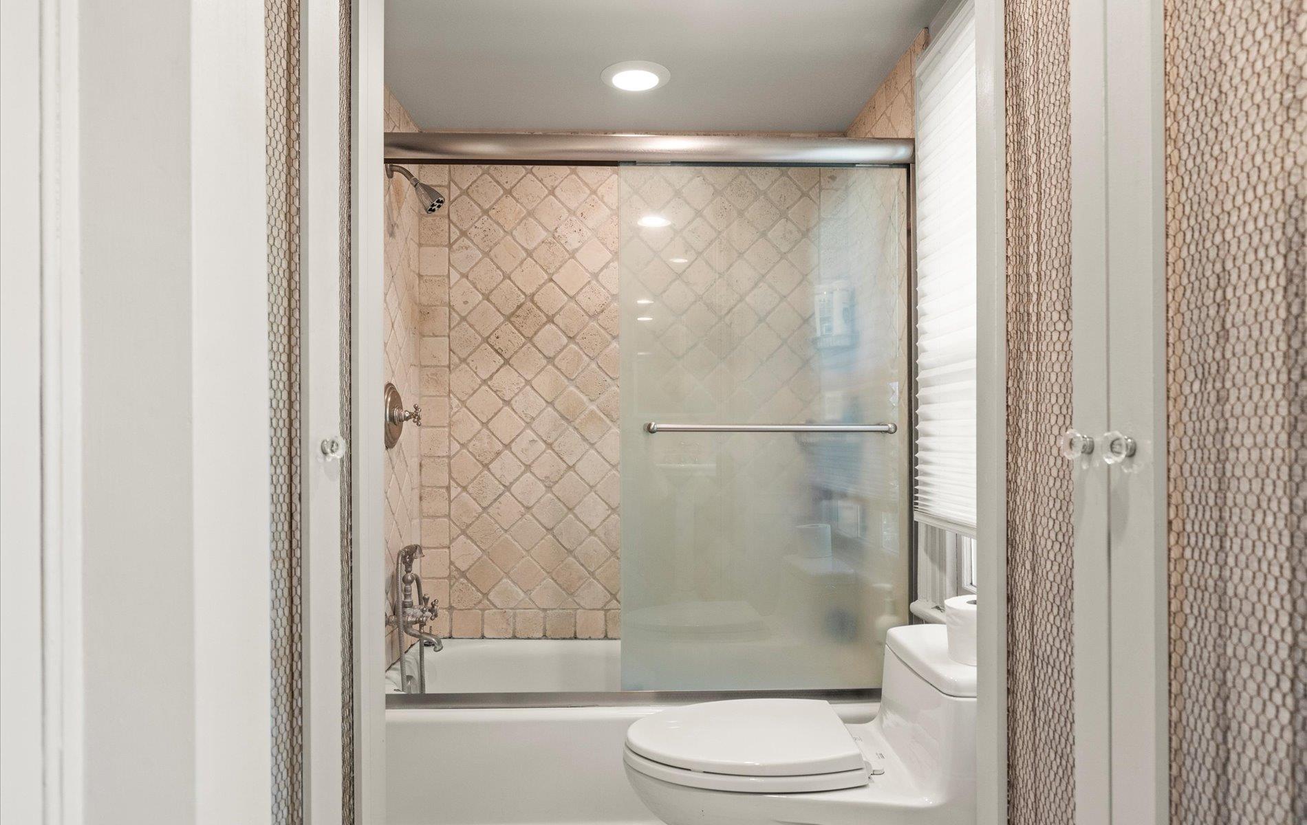 80 E Broadway, Roslyn, New York image 27