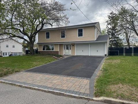 Photo of 24 Moriches Road, Lake Grove, NY 11755 (MLS # 989911)