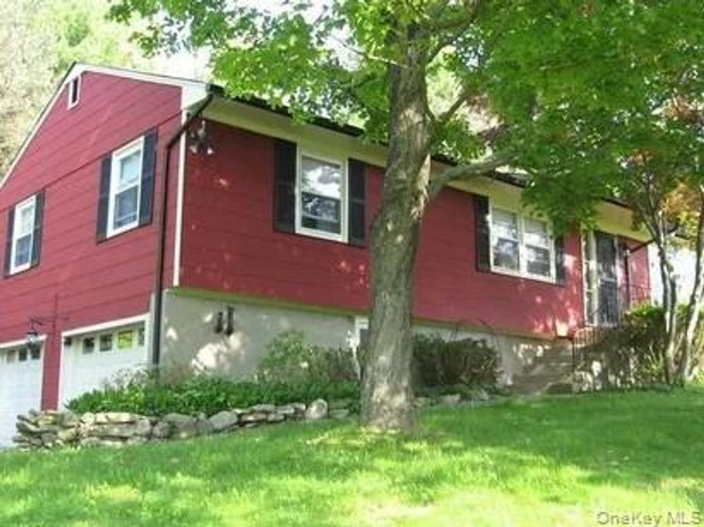 Photo of 53 Saint Michaels Terrace, Carmel, NY 10512 (MLS # 941947)