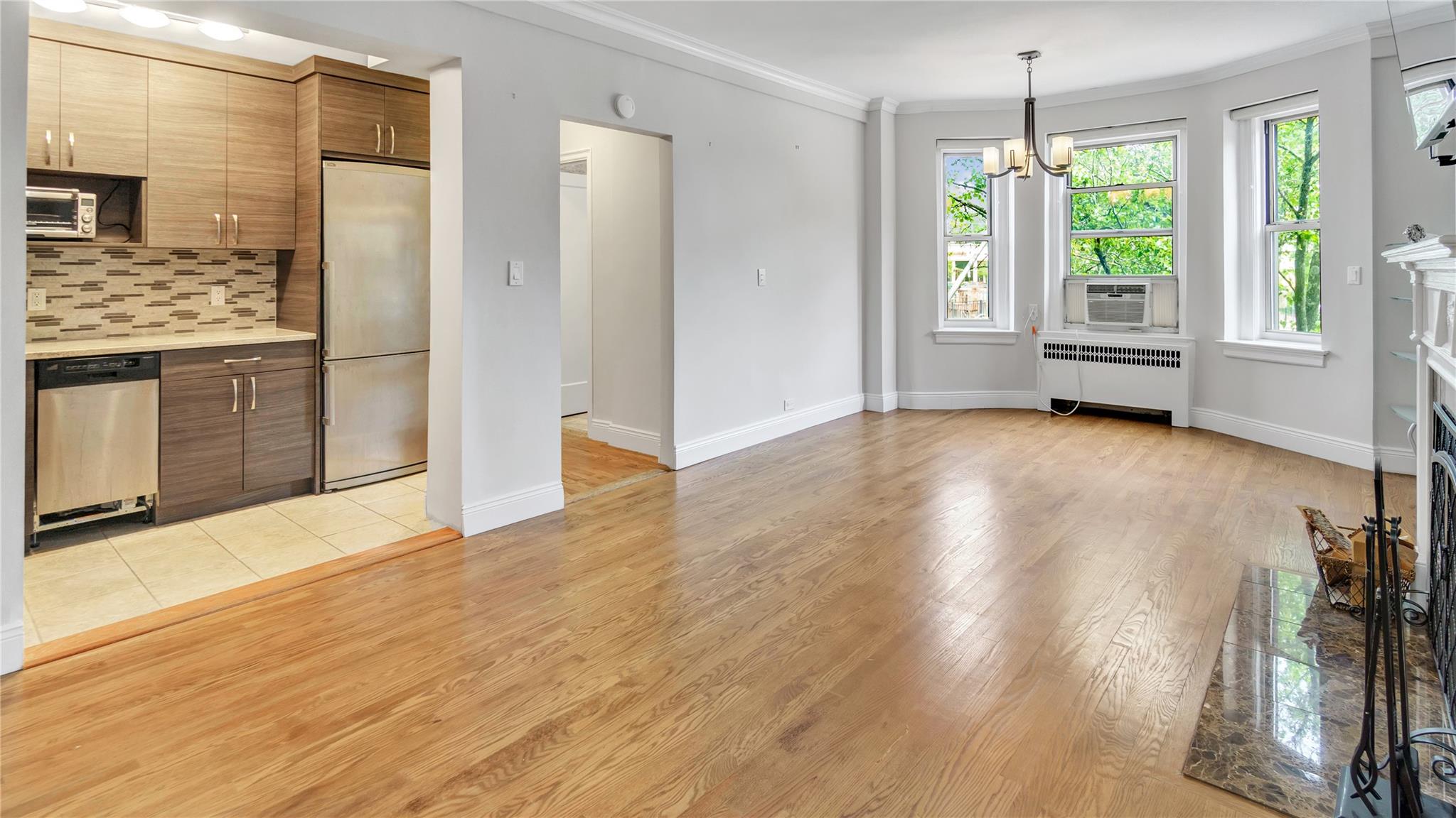 8 Barstow Road #2G, Great Neck, New York image 3