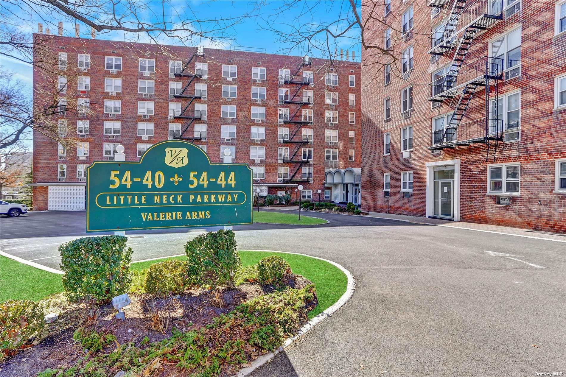 Property for Sale at Little Neck Parkway 3R, Little Neck, Queens, NY - Bedrooms: 2 
Bathrooms: 2 
Rooms: 5  - $449,000