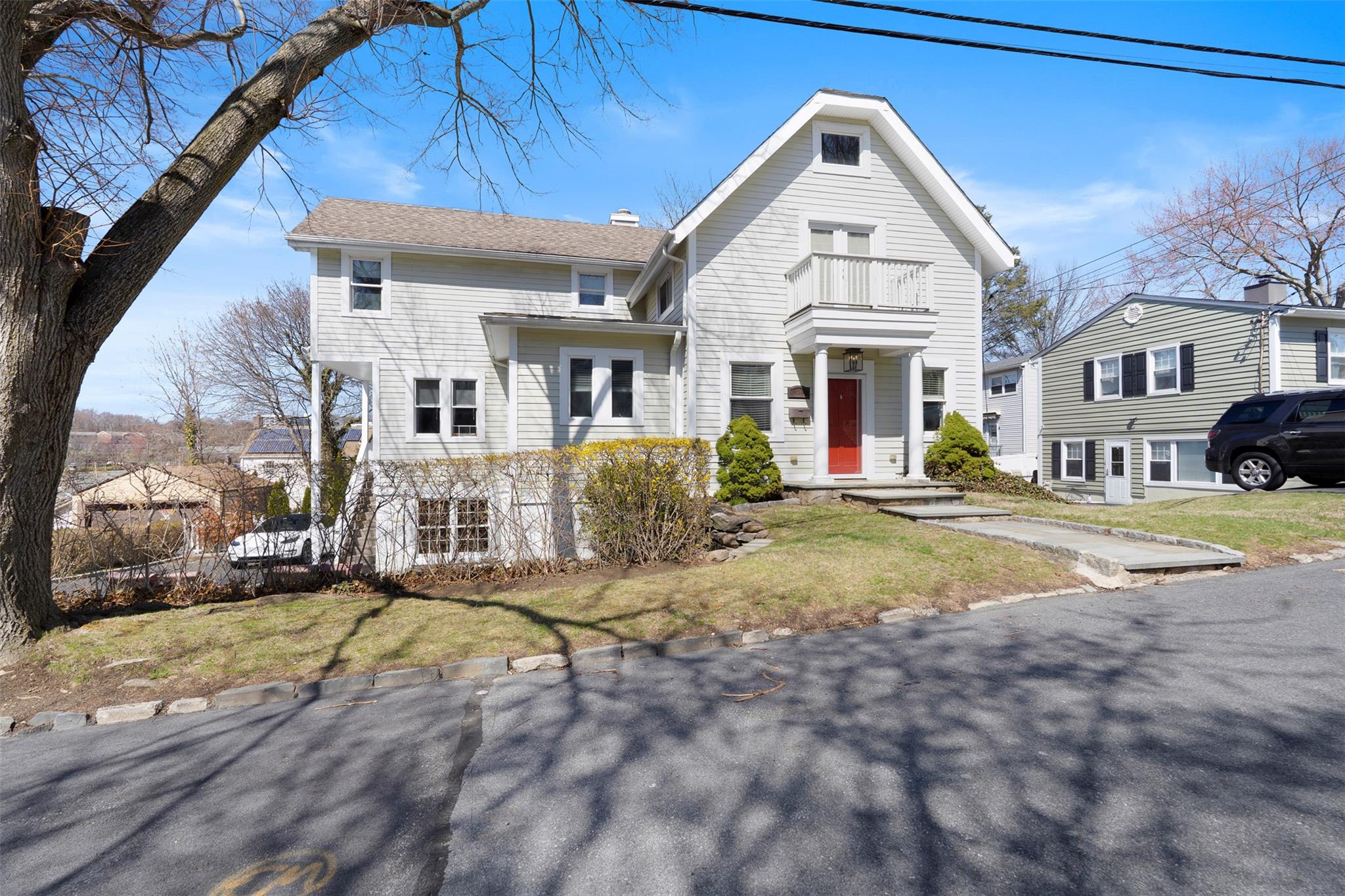 Rental Property at Wayne Avenue, White Plains, New York - Bedrooms: 4 
Bathrooms: 4 
Rooms: 10  - $6,400 MO.