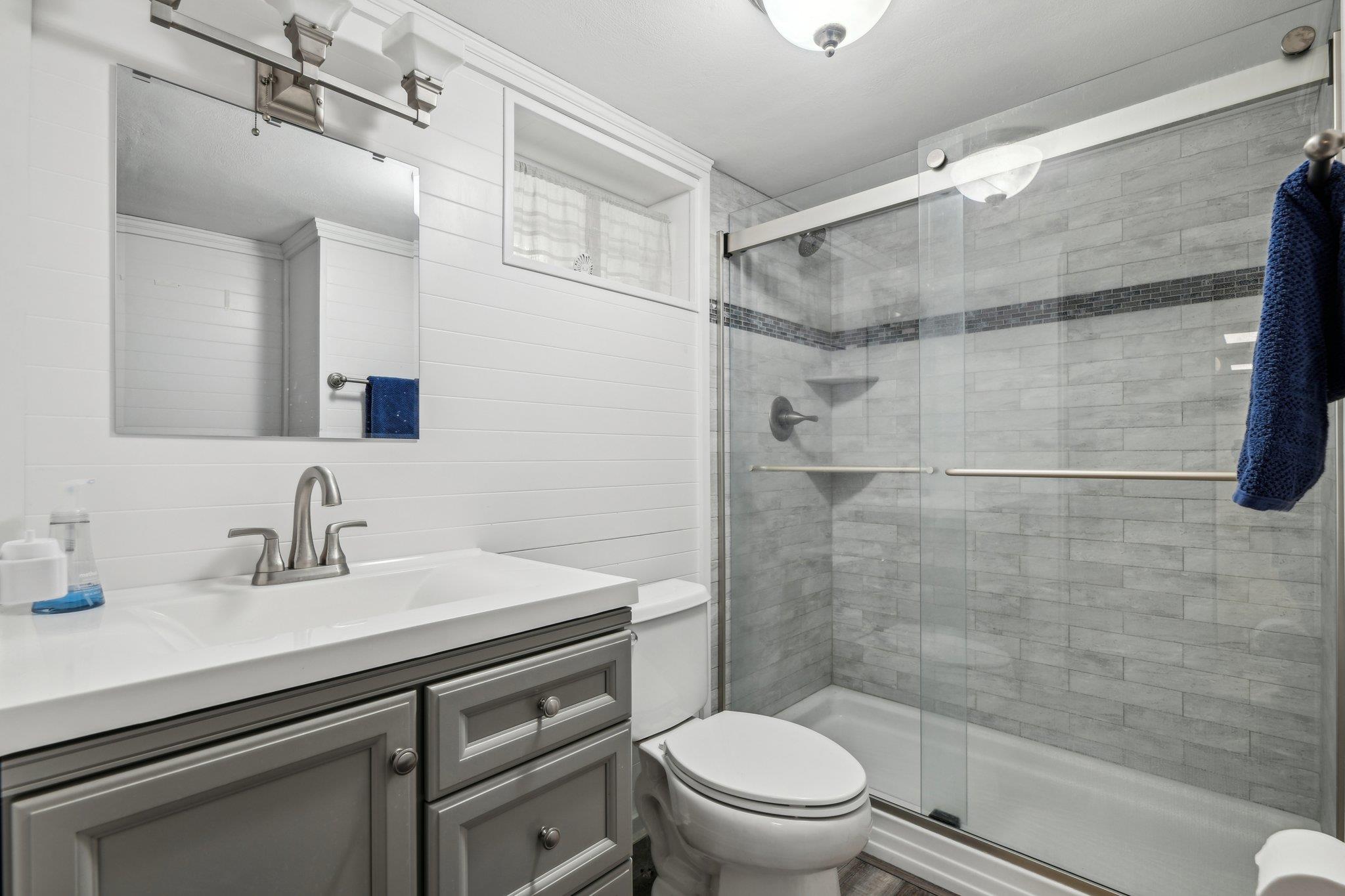 127 Jamaica Avenue, Medford, New York image 24