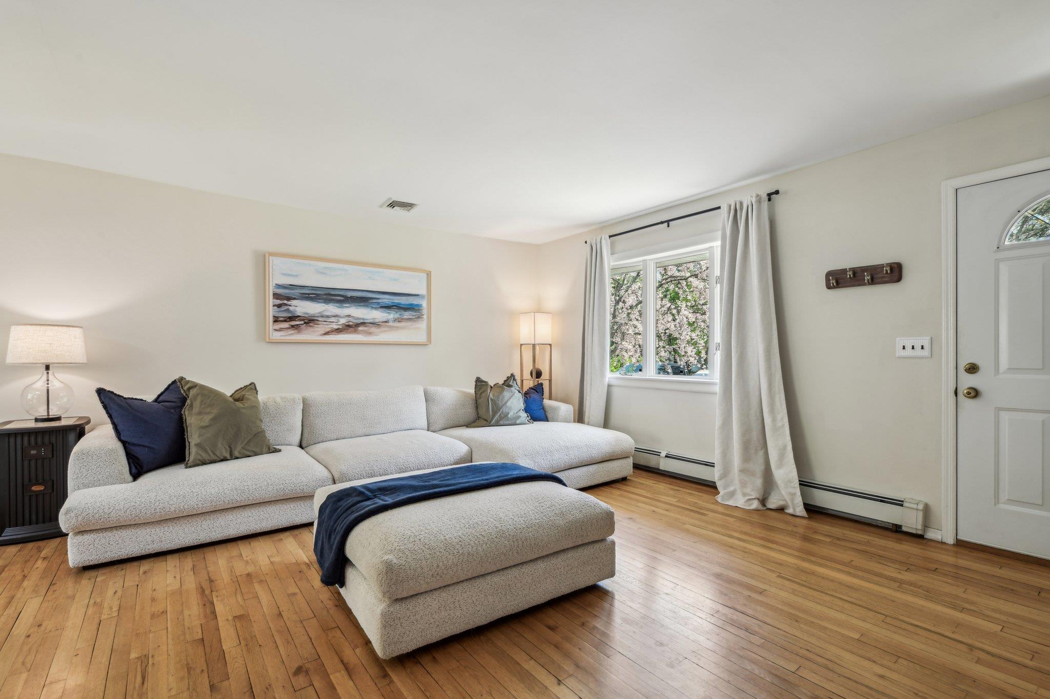 127 Jamaica Avenue, Medford, New York image 6