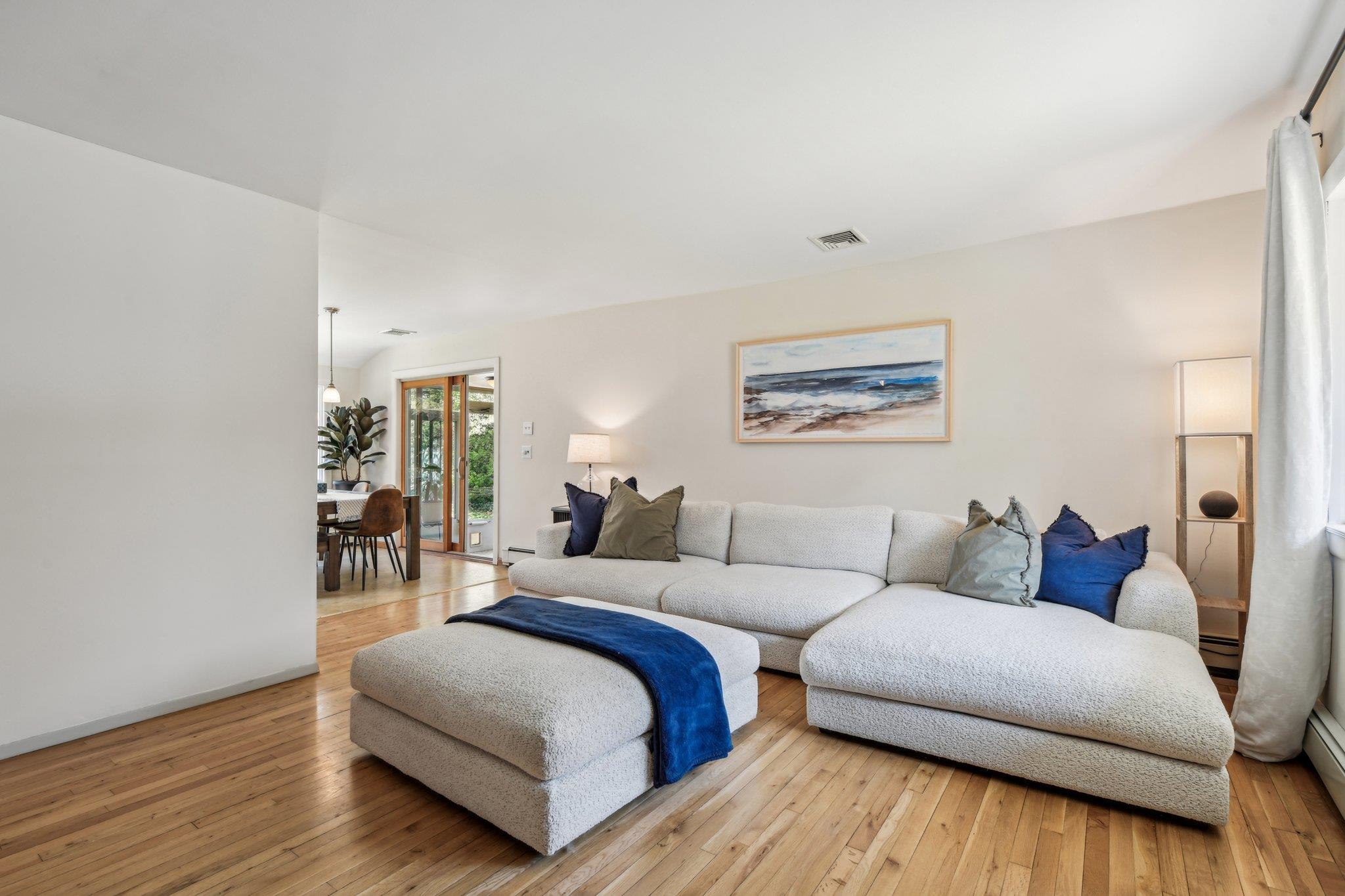 127 Jamaica Avenue, Medford, New York image 7
