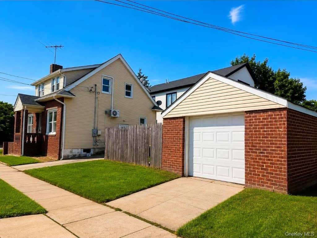 Photo of 509 Cedarhurst Avenue, Cedarhurst, NY 11516 (MLS # 1035996)