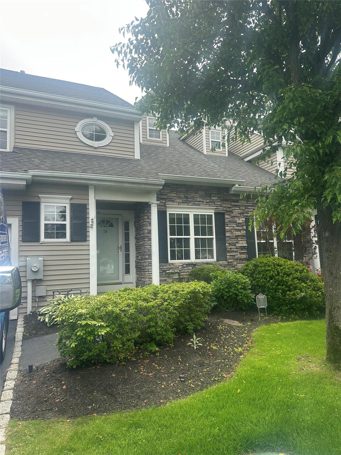 Paddington Circle, Smithtown, Hamptons, NY - 3 Bedrooms  
3 Bathrooms - 