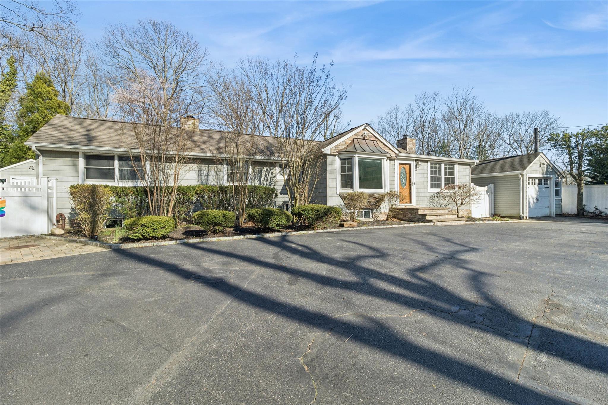 147 Calvert Avenue, Ronkonkoma, New York image 3
