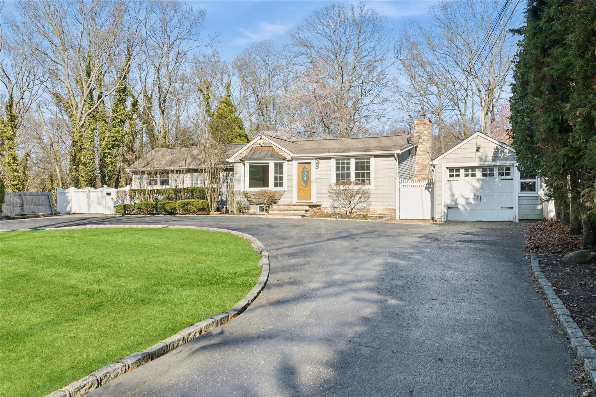 147 Calvert Avenue, Ronkonkoma, New York image 2