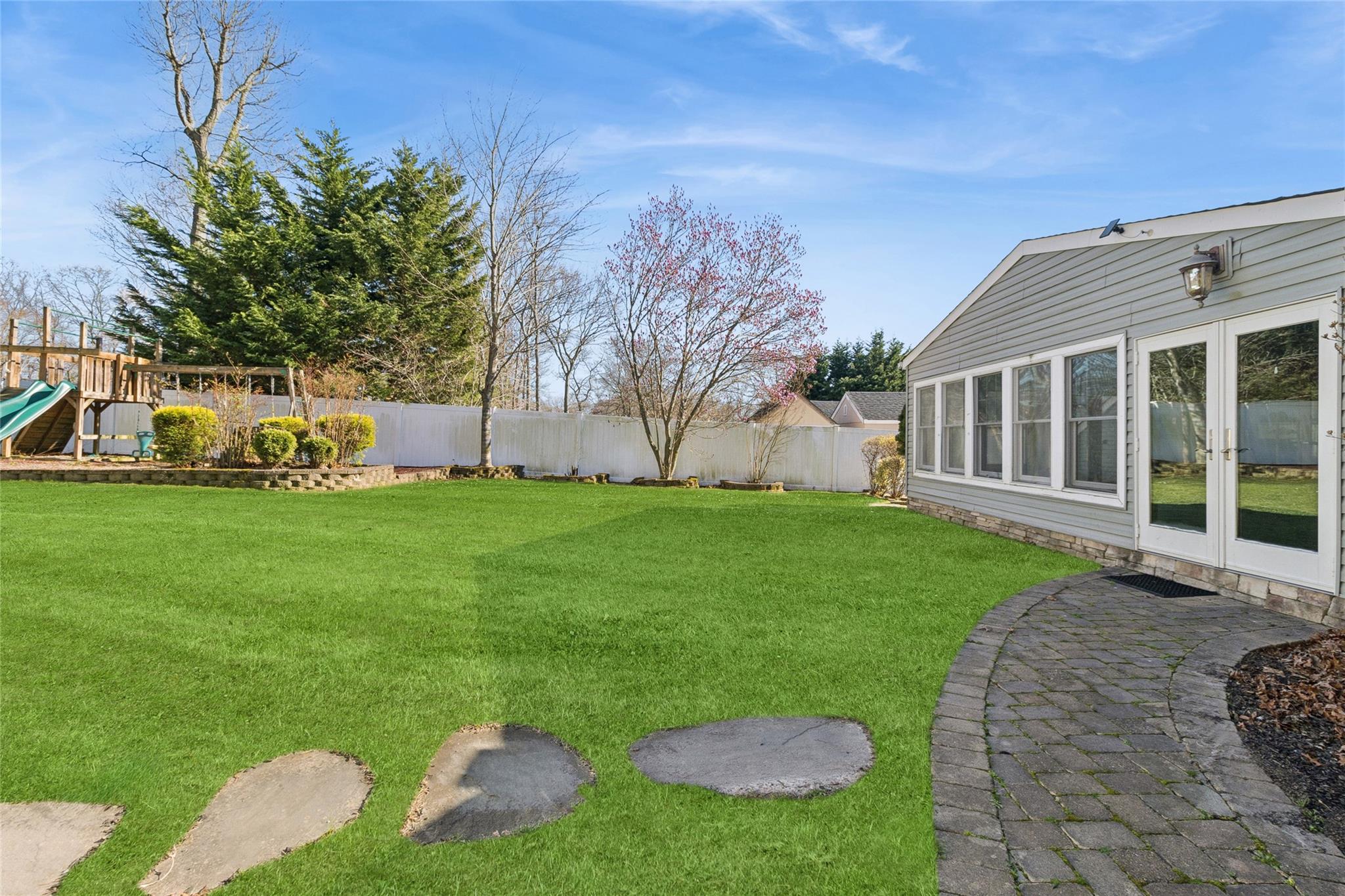 147 Calvert Avenue, Ronkonkoma, New York image 10