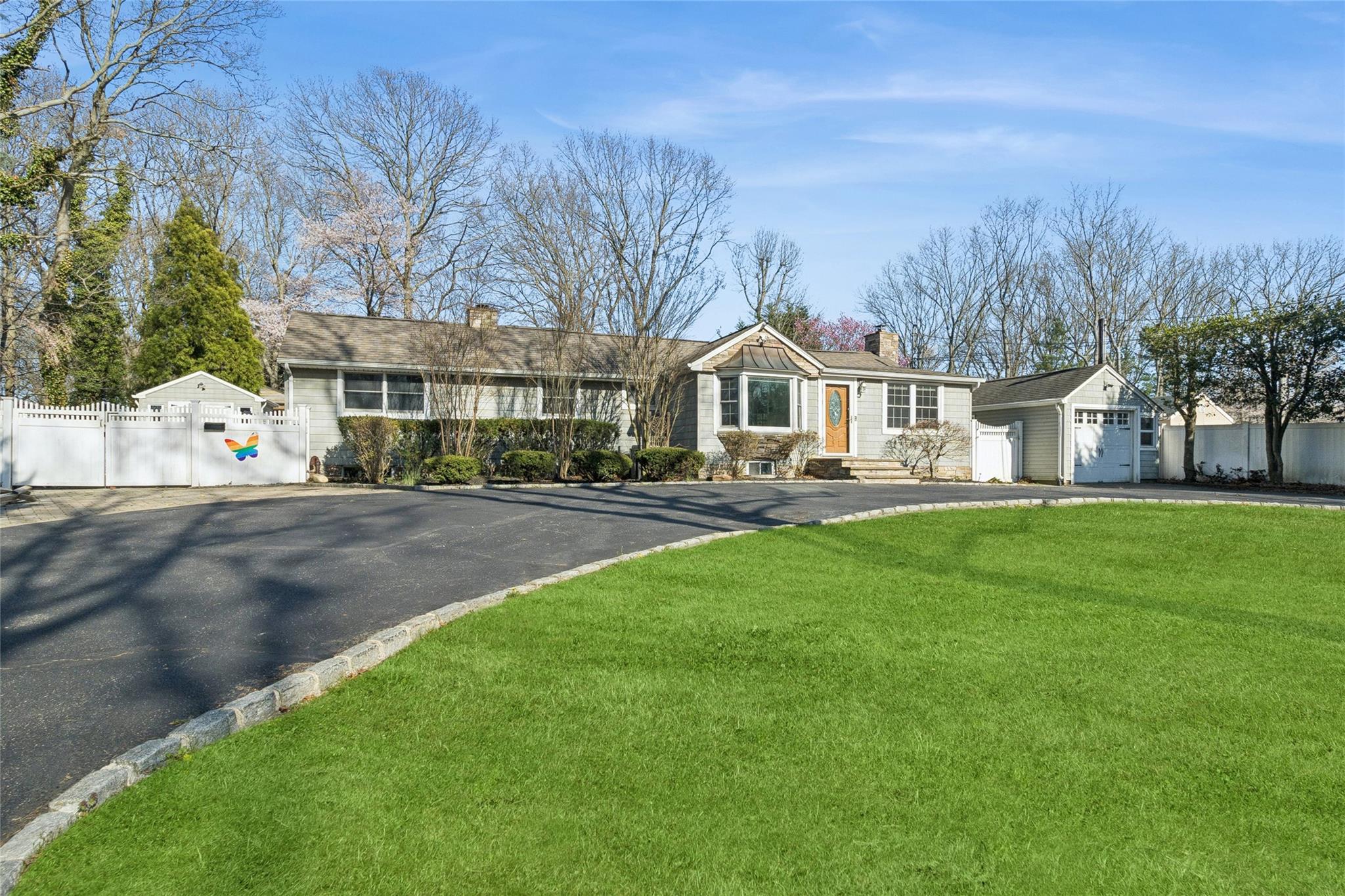 147 Calvert Avenue, Ronkonkoma, New York image 1