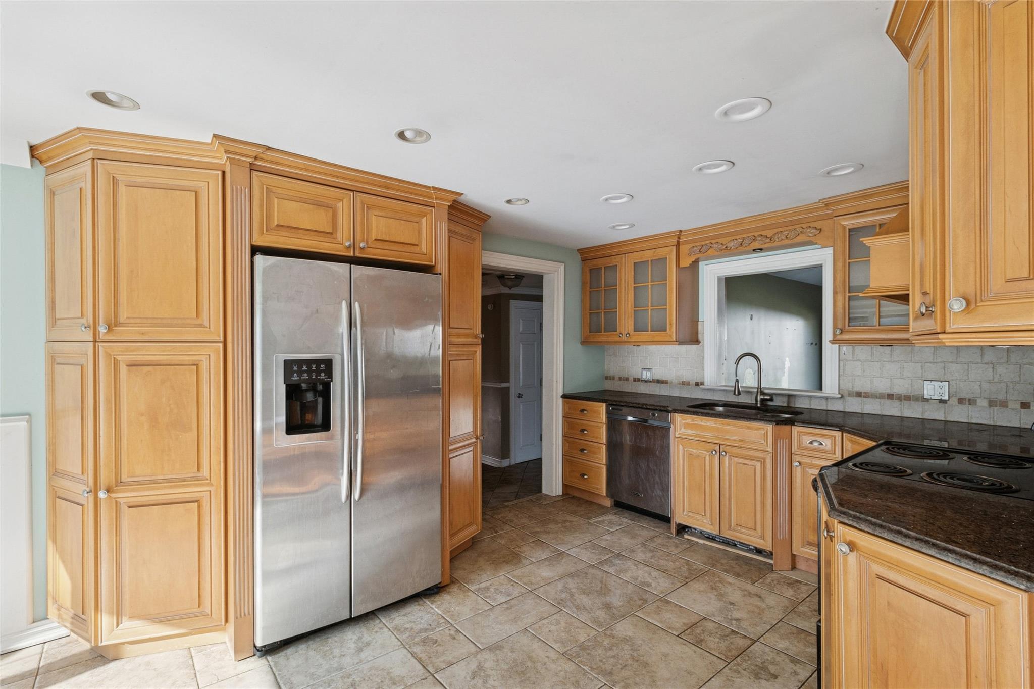 147 Calvert Avenue, Ronkonkoma, New York image 25