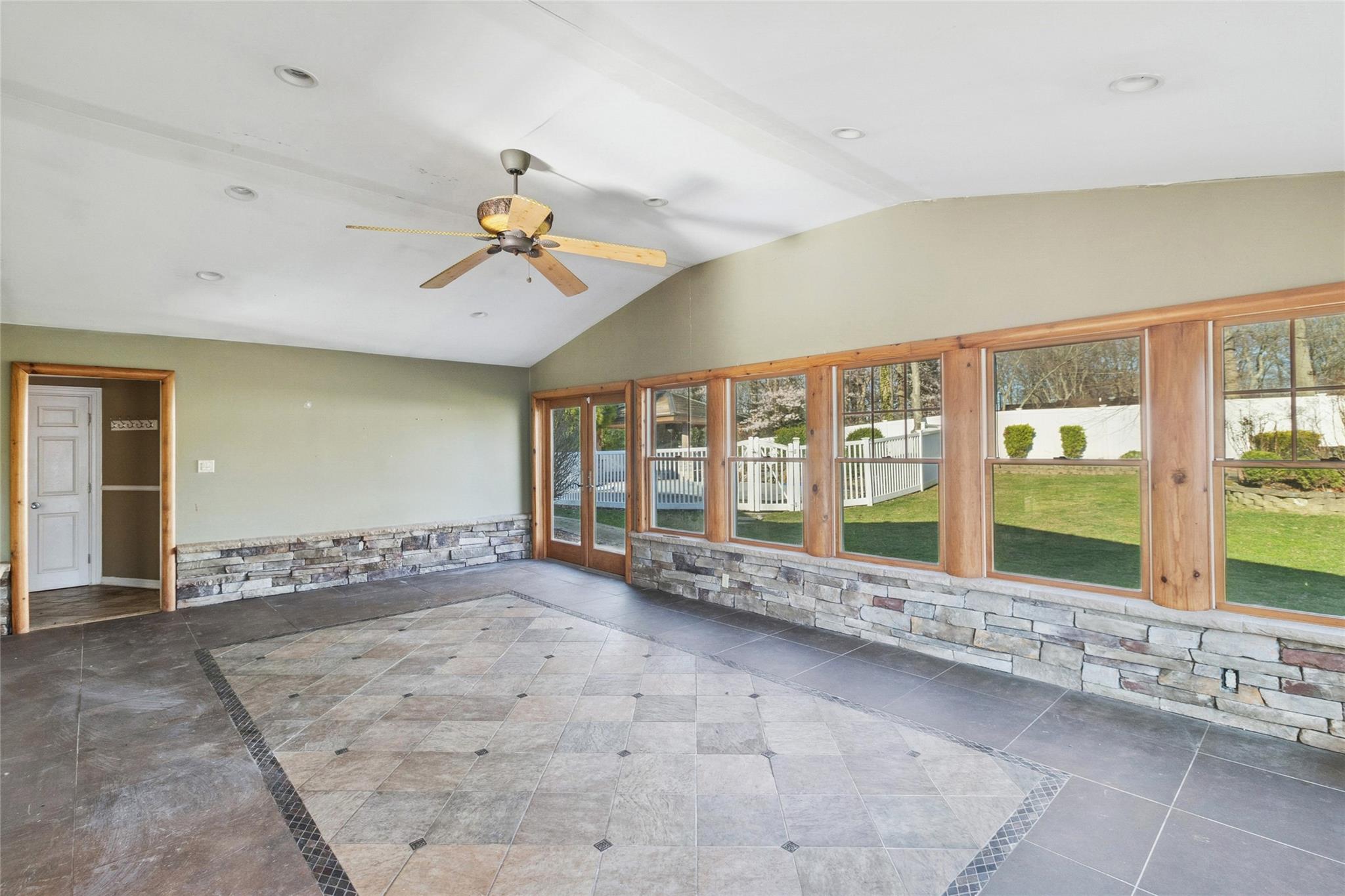 147 Calvert Avenue, Ronkonkoma, New York image 20