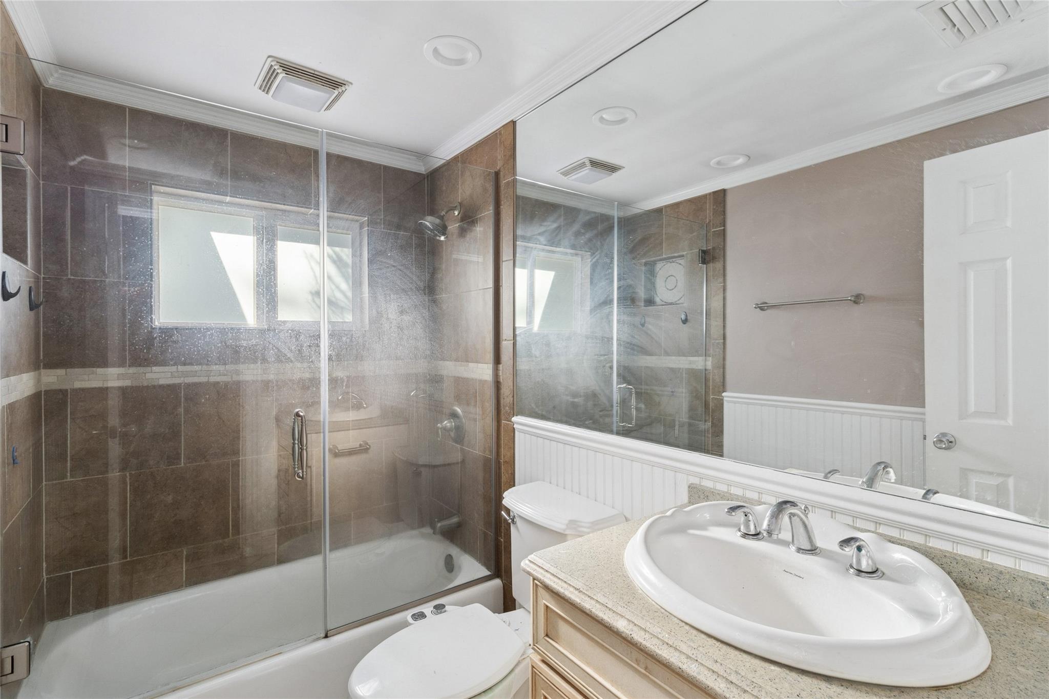 147 Calvert Avenue, Ronkonkoma, New York image 33