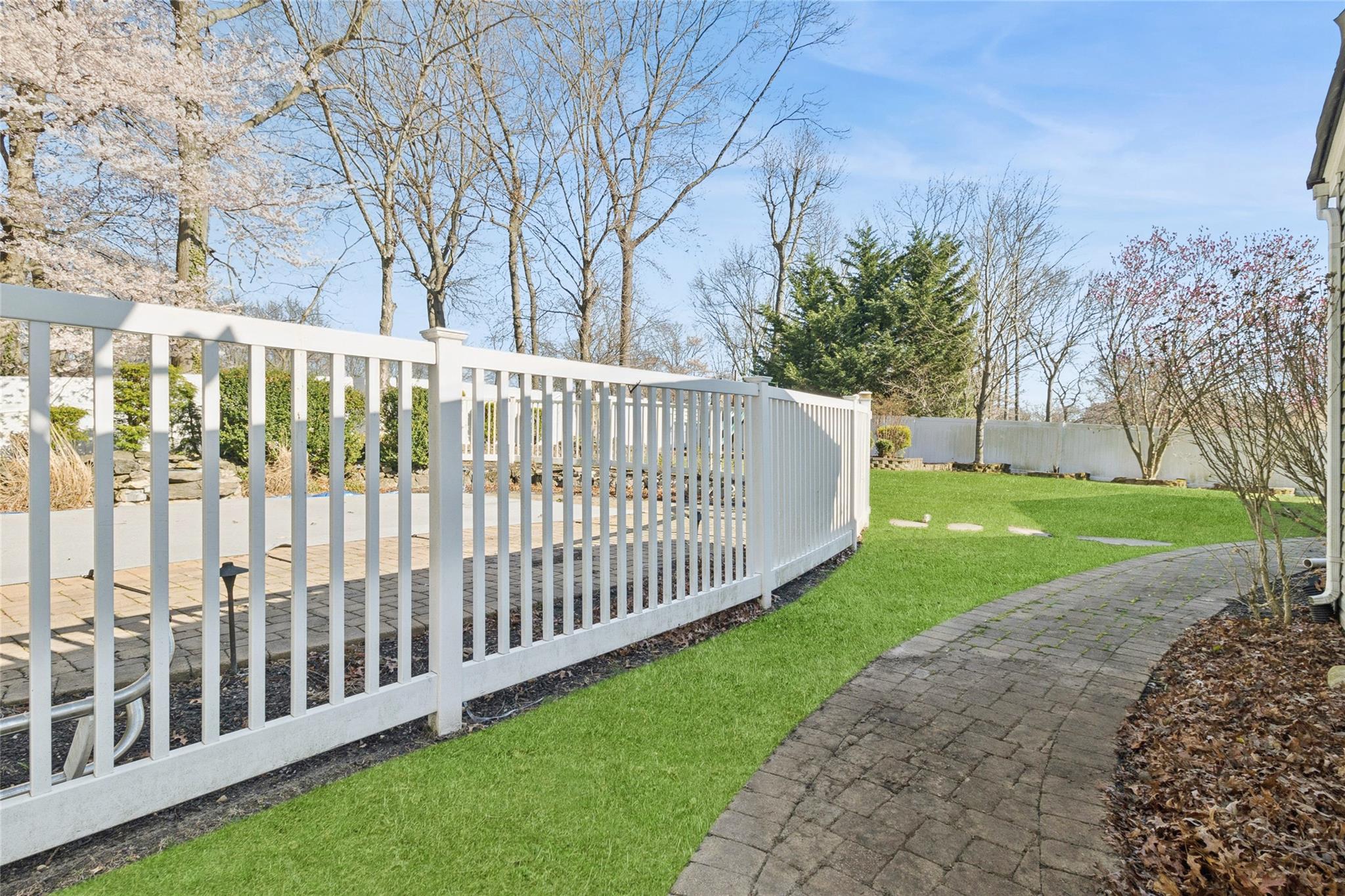 147 Calvert Avenue, Ronkonkoma, New York image 23