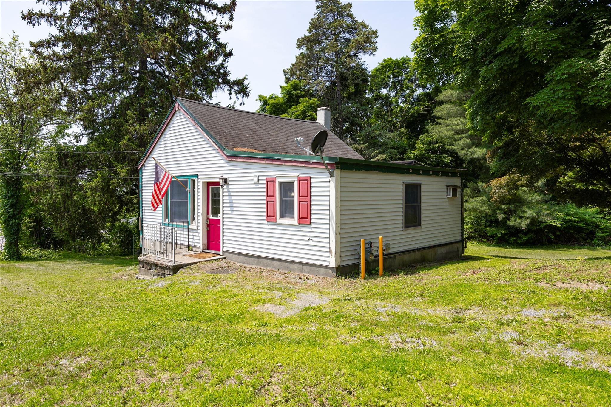 Property for Sale at Titusville Road, Poughkeepsie, New York - Bedrooms: 2 
Bathrooms: 1 
Rooms: 6  - $286,500