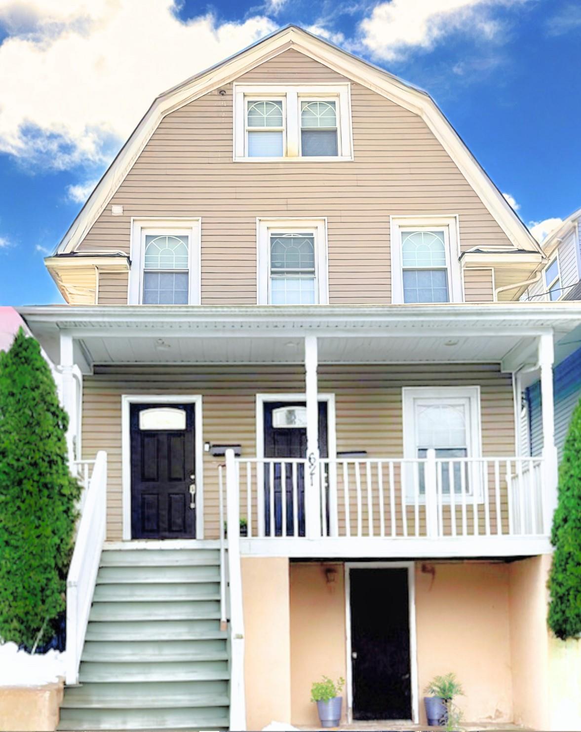 2nd Street, Mamaroneck, New York - 3 Bedrooms  
2 Bathrooms - 