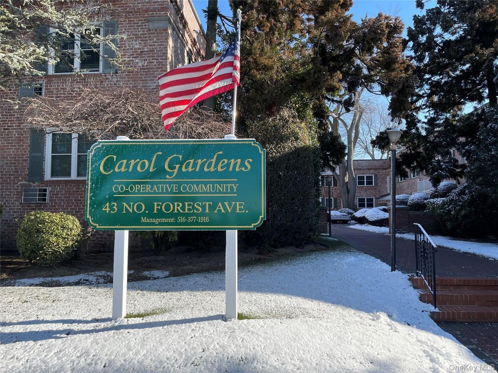 Photo of 43 N Forest Avenue #C21, Rockville Centre, NY 11570 (MLS # 952555)