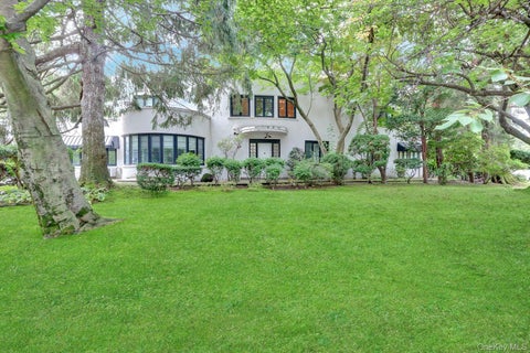 Homes For Sale - 20050 Grand Central Parkway<br/> Queens Village, NY 11427