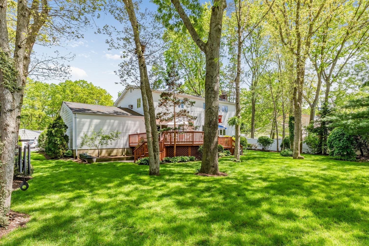 18 Stuyvesant Circle, East Setauket, New York image 28