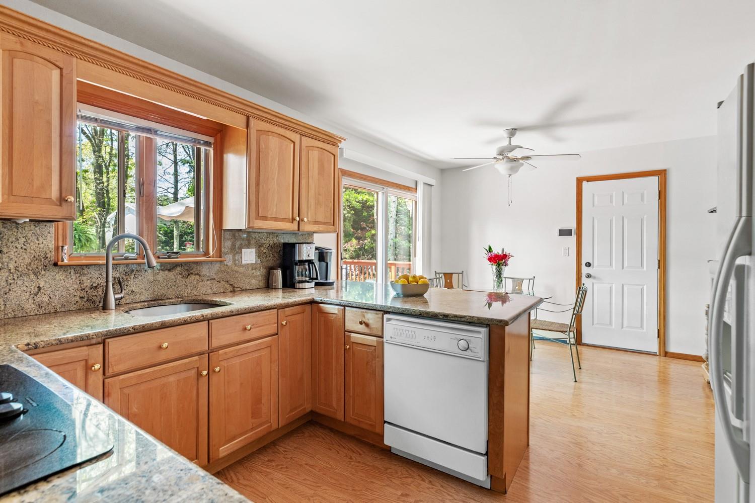 18 Stuyvesant Circle, East Setauket, New York image 11