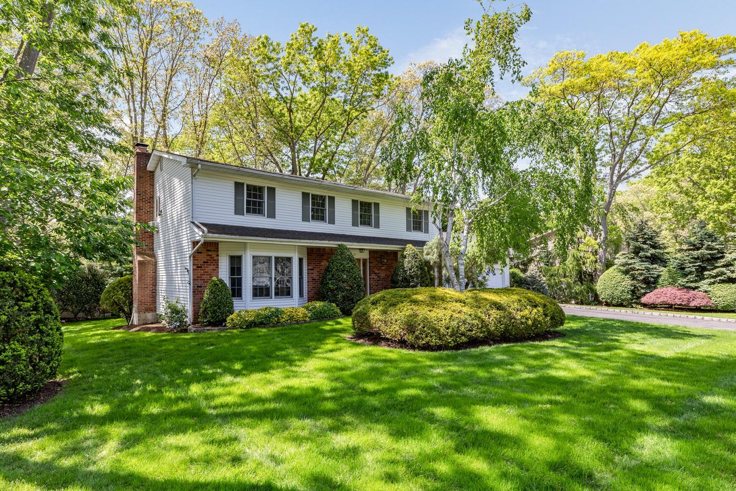 18 Stuyvesant Circle, East Setauket, New York image 2