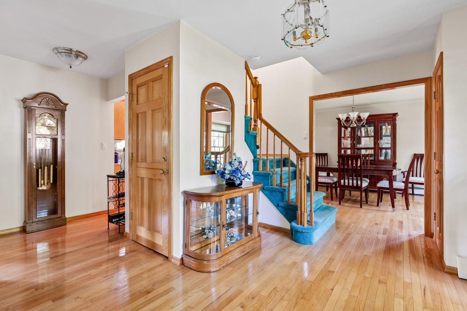 18 Stuyvesant Circle, East Setauket, New York image 4