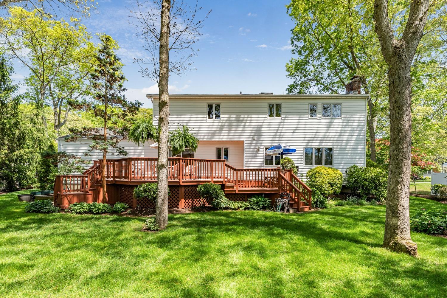 18 Stuyvesant Circle, East Setauket, New York image 27