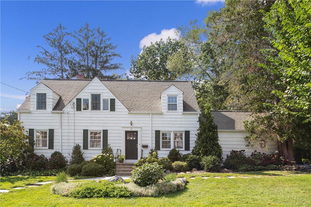 Overlook Place, Rye, New York - 4 Bedrooms  
3 Bathrooms  
9 Rooms - 