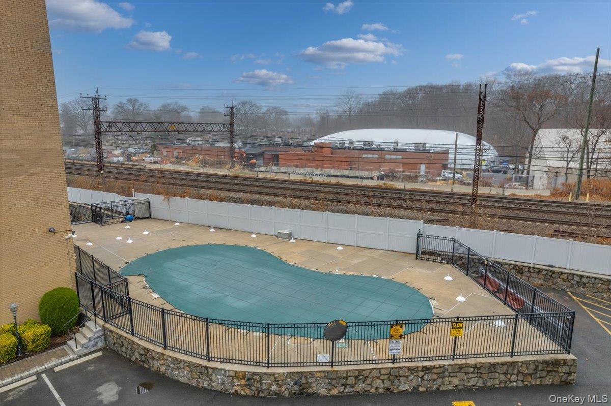 480 Halstead Avenue 5M