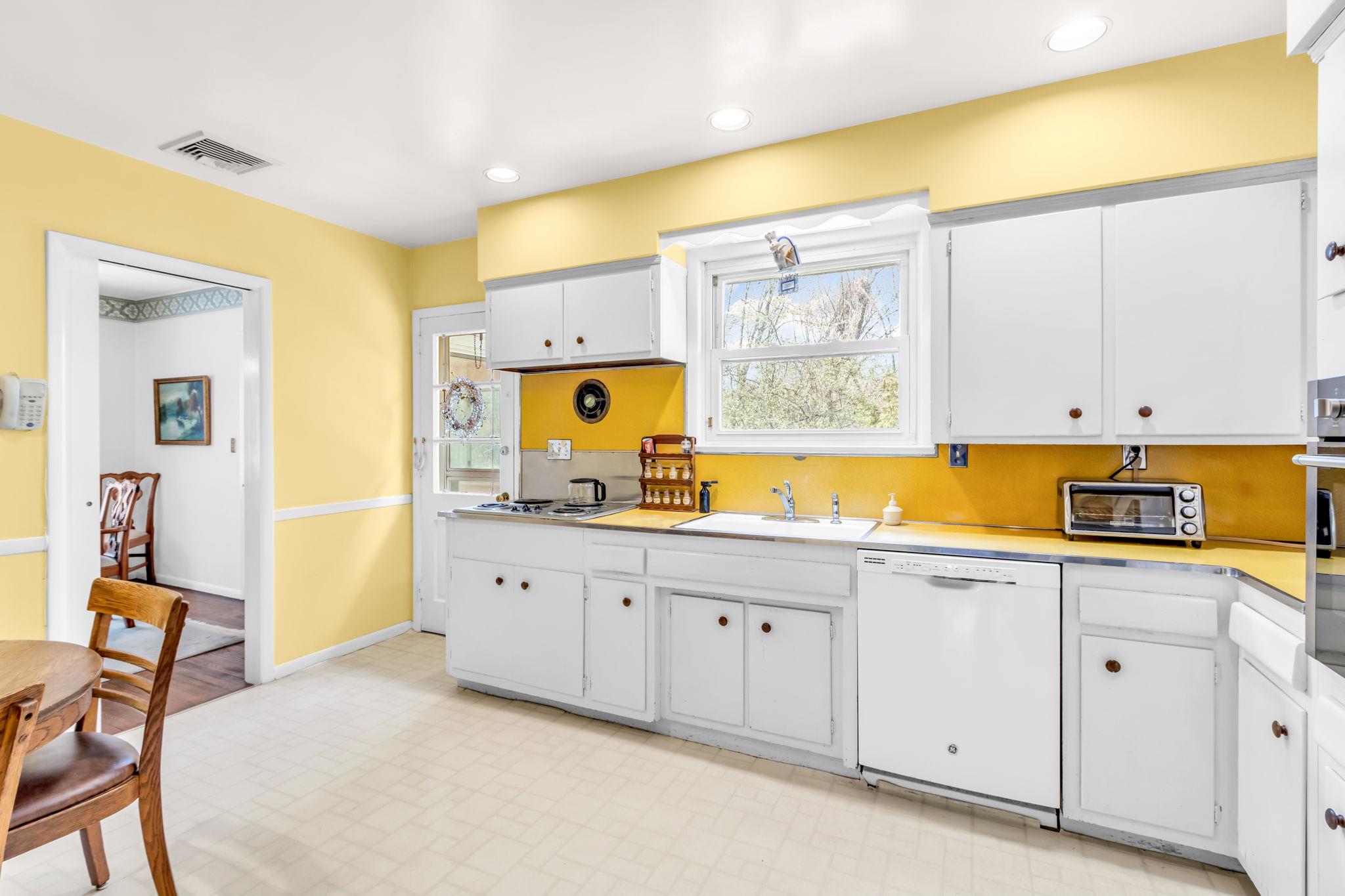 95 Wrexham Road, Bronxville, New York image 10